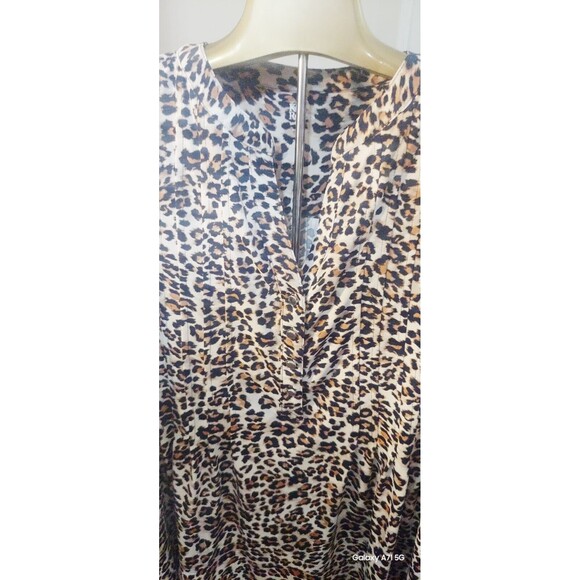 * Kim Rogers Womens Sz 3X Leopard Cuffed Sleeve Tunic Top  1/4 Button - Picture 2 of 8